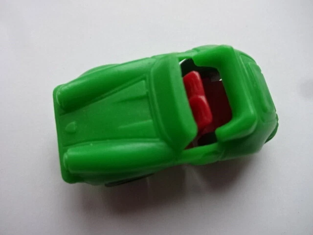 UE 1970 / auto da corsa d'epoca / modello 2 / auto verde con sedili rosso scuro