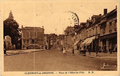 CPA Clermont en Argonne-Place de l'Hótel de Ville (231810)
