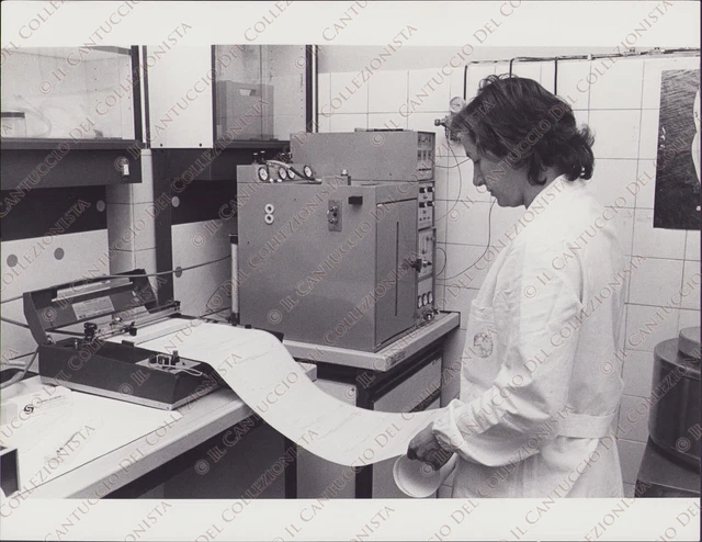 1981 MILANO Policlinico Esame elettroencelalografico Medicina Foto Belluschi 1