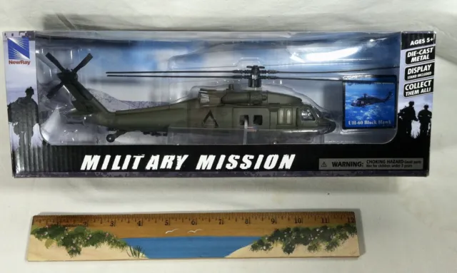 MIB New-Ray Toy Model UH-60 Sikorsky Black Hawk Helicopter w Stand 1/60 Scale