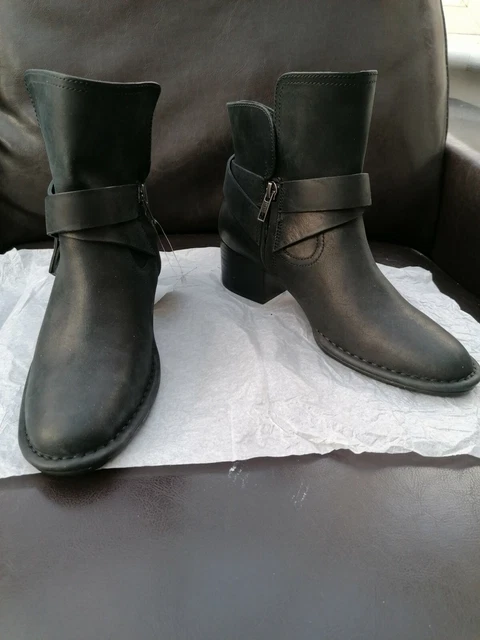 Ugg elysian hotsell tie ankle boot