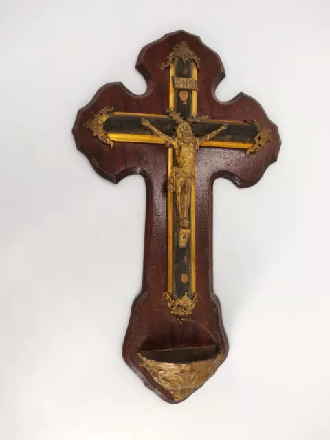 CRUCIFIX bénitier XIXème bois sculpté métal doré gothique velours bronze INRI