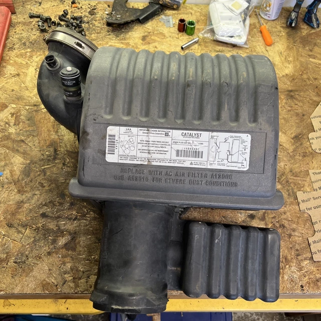 96-00 GM Chevy 454 Vortec 7.4 Air Box Intake Assembly