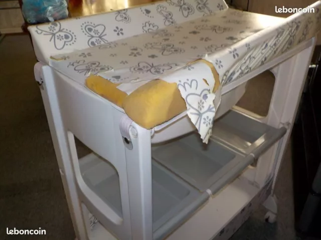 Table à Langer Bébé Baignoire intégrée et Rangements 2