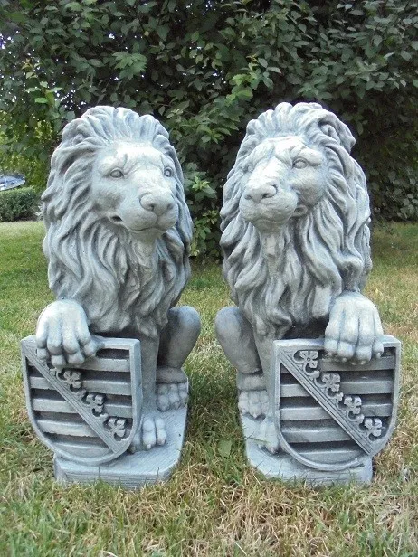 Steinfiguren Löwenpaar mit Sachsenwappen Steinguss Statuen Gartendekoration