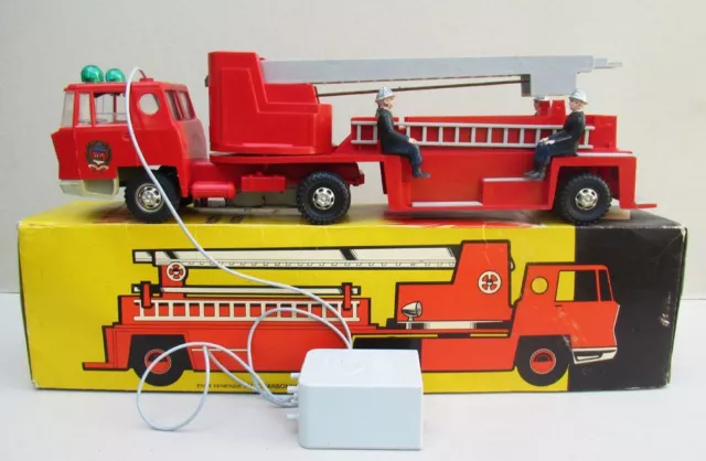 CHR - fire car truck Bernard Grande Scale firefighter Paris filoguidé 45c