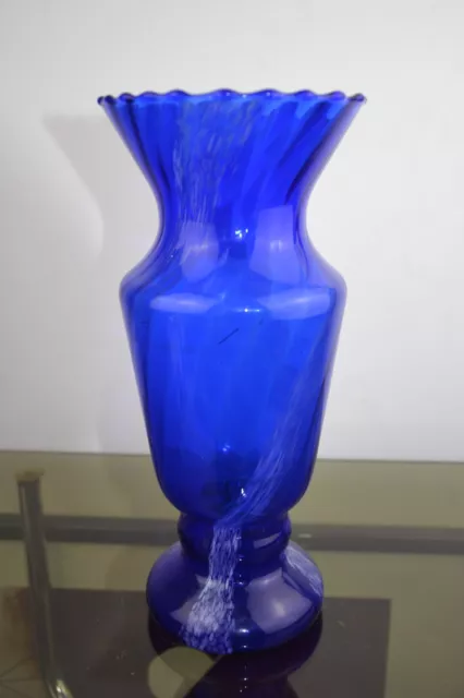 vase verre soufflé bleu à identifier