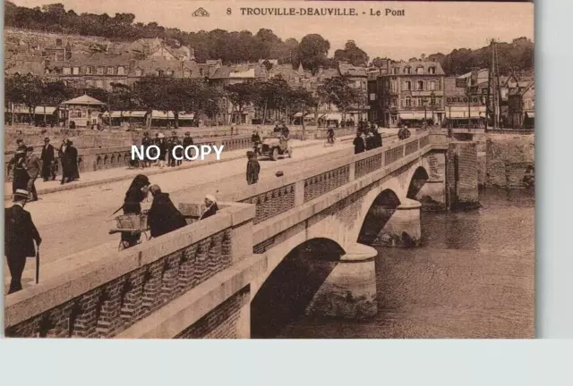 CPA animée TROUVILLE-DEAUVILLE Le pont (des BELGES)