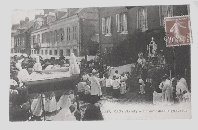 carte postale ancienne religieuse Cany (S.-Infé.) Reposoir dans la grande rue