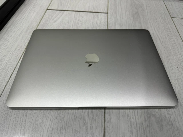 Apple MacBook Pro Retina 13,3" 2017 - 256 GB SSD 8 GB RAM 2,3 GHz Core i5 - argento 3