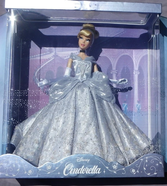CENDRILLON SAKS FIFTH Avenue Cinderella disney store poupée