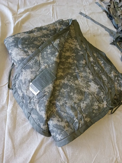 US Army ACU Wet Weather Poncho Liner "Woobie" NSN:8405-01-547-2559 (New)