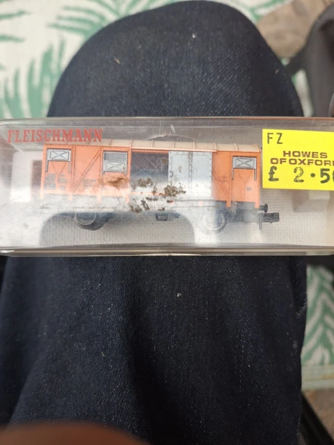 thumbnail image 2 of Fleischmann 22214 N Scale Insulating Rail Connectors – 24 Pieces – N-track – NEW 2 of 6