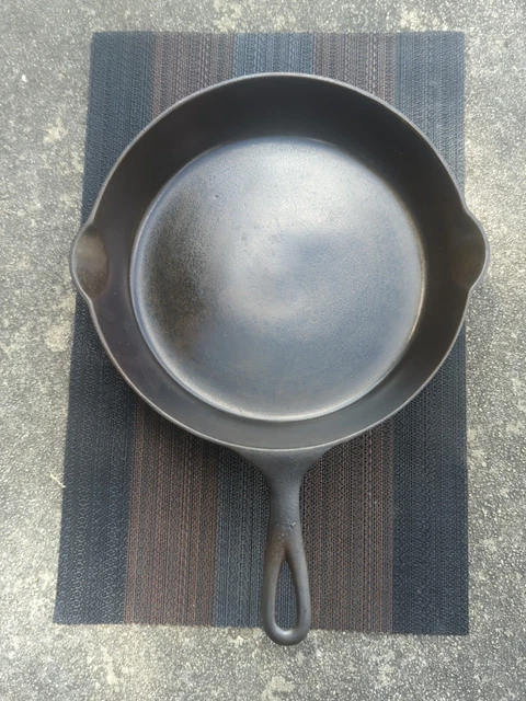 ERIE Cast Iron Skillet #8,  Fully Restored, circa 1885-1905.