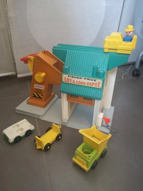 Fisher Price lift&load Depot (Gebraucht) in Oberwil für CHF 0.5 - mit