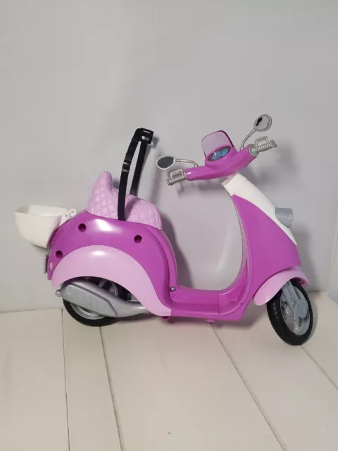 2011 Barbie Trottinette Cyclomoteur Vespa Mattel 12 " Violet Rose Ceinture N