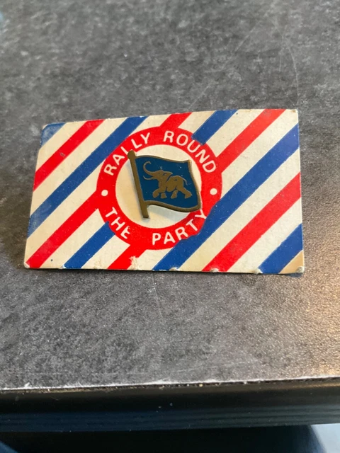 Rally Round Republican Party Elephant Flag Campaign Brass Lapel pin NOS New 70s