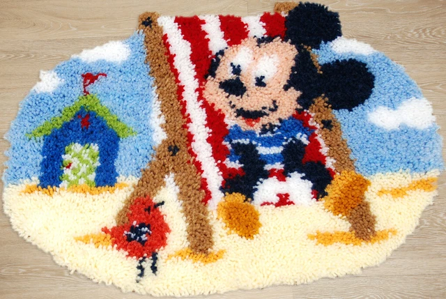 Alfombra anudable Vervaco ""Mickey en cesta de playa"" impresa PN-0144837