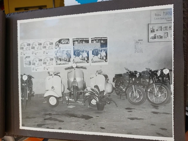 Foto Concessionaria Moto anni 50 60 mostra fiera Vespa Piaggio