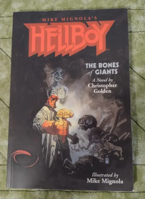 Hellboy The Bones of Giants Softcover/Mike Mignola/Christopher Golden/Dark Horse