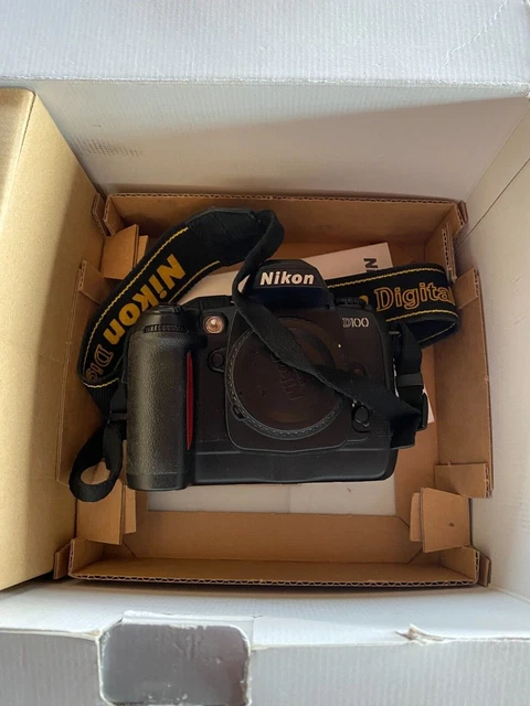 NIKON D100  6.1 MP DIGITAL SLR CAMERA BODY w/ battery  AS IS
