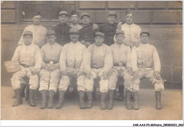 CAR-AASP3-0243 - MILITAIRE - CARTE PHOTO - militaires réunis