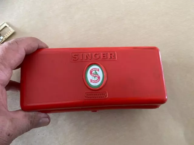 Accesorio de ojal Singer No. 86718 Simanco en caja roja original y accesorios 2