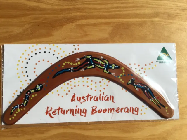 Australian Made Carded 14" decorated Wood Throwing Boomerang - Lizard Design