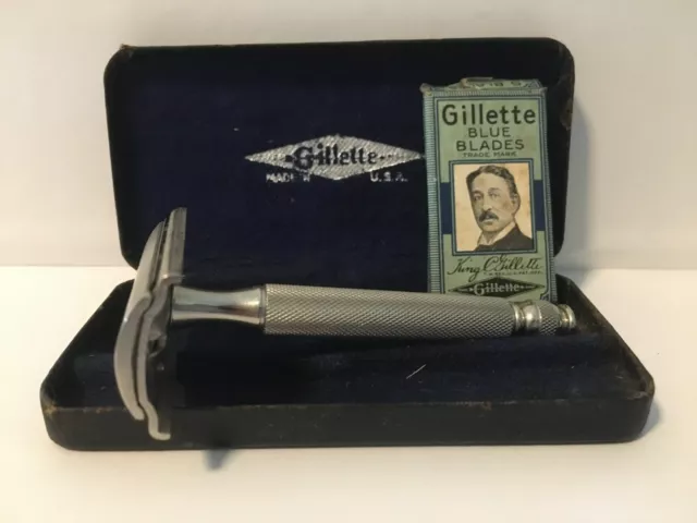 Vintage 1940's Gillette TECH DE Ball End Safety Razor. Boxed with Blue Blades
