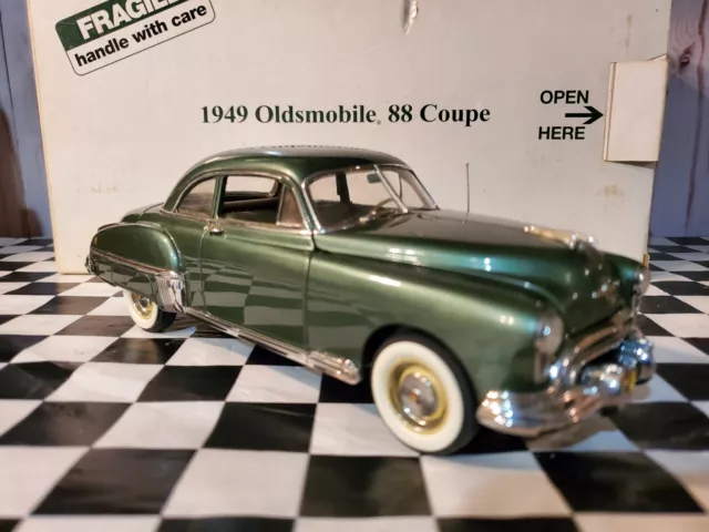 Danbury Mint 1949 Oldsmobile 88 Coupe 1:24 Scale Diecast Model Car Green Olds