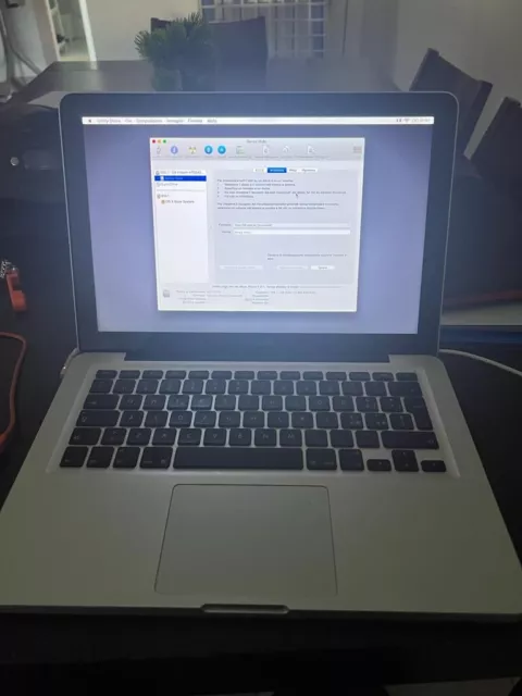 Apple MacBook Pro 13" (500GB HDD, Intel Core i7, 2.7 GHz, 4GB)