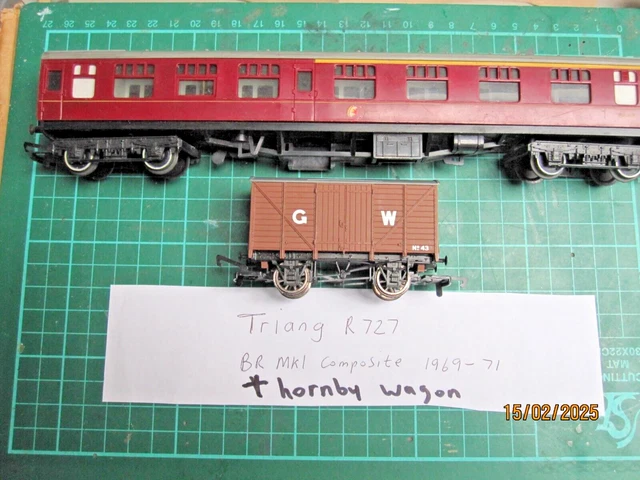 TRIANG R727 MK 1 maroon/cream composite coachs X2 and small hornby ...