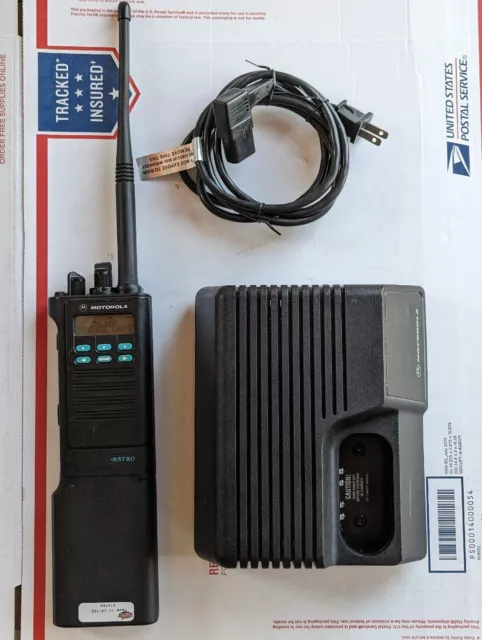 Motorola Astro Saber Model II VHF (136-179 MHz) P25 Digital Modat 1 Meg Motorola Astro Saber Model II VHF (136-179 MHz) P25 Digital Modat 1 Meg