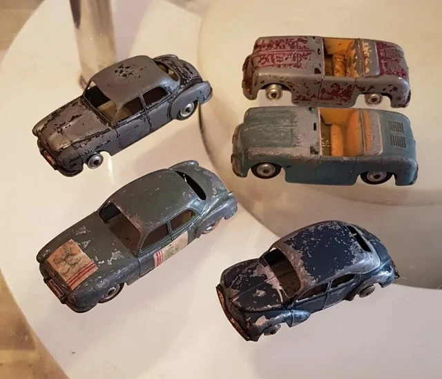 Lot de 5 voitures CIJ  Epaves. Frégate 4cv De Rovin. no dinky jrd