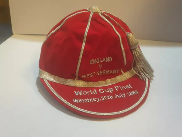 ENGLAND 1966 World Cup Champions Commemorative Football Replica Honour Cap