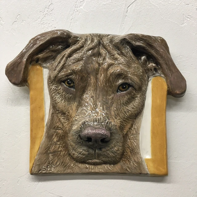 Chesapeake Bay Retriever Ceramic dog tile bas-relief Sondra Alexander Art USA