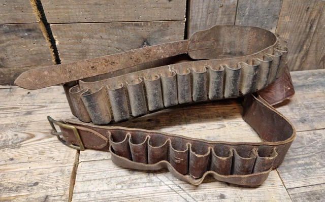 Lot De 2 Anciennes Cartouchières De Chasse En Cuir – Objet Vintage – Occasion