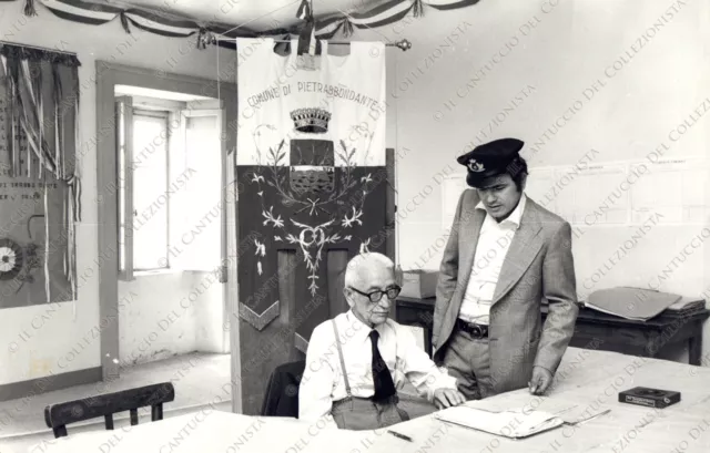 1980 PIETRABBONDANTE sindaco Pierino di Jorio guardia Isernia Fotografia