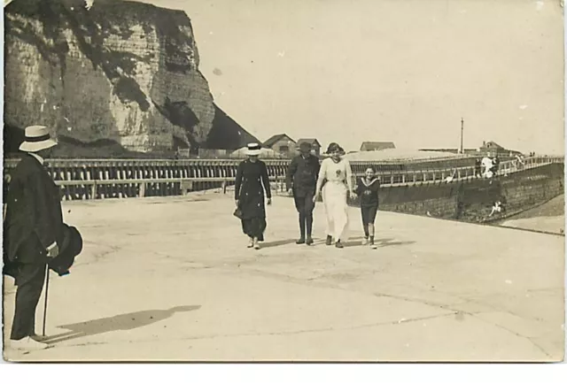 Photo Card - To be located - Family walking by the sea - 20160