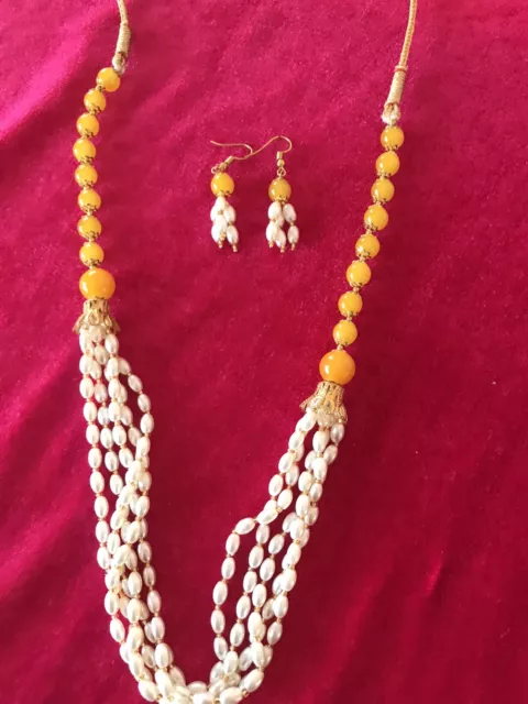 Ensemble Collier, Boucles D'oreilles Et Bracelet Perles En Verre Blanc Ou Crème