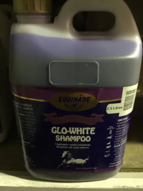 Equinade Showsilk GLO WHITE Shampoo for horses  2.5 litre