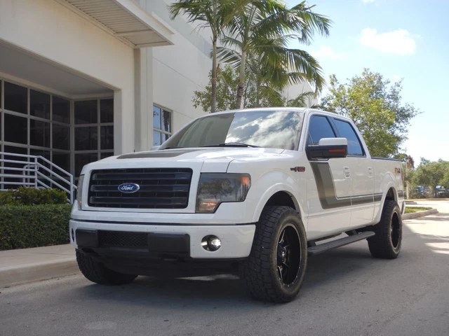 2014 Ford F-150 4WD SuperCrew 145" FX4