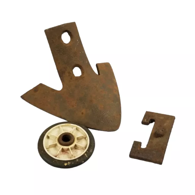 Rusty Primitive Cultivator Iron Shovel Farm Tool Salvage Found Metal Items Wheel