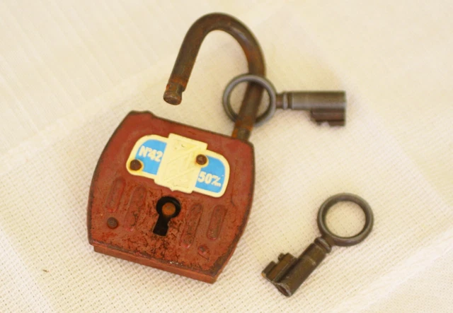 Fonctionnels Laiton Beau Cadenas avec Deux Clés Style Ancien Lord Buddha