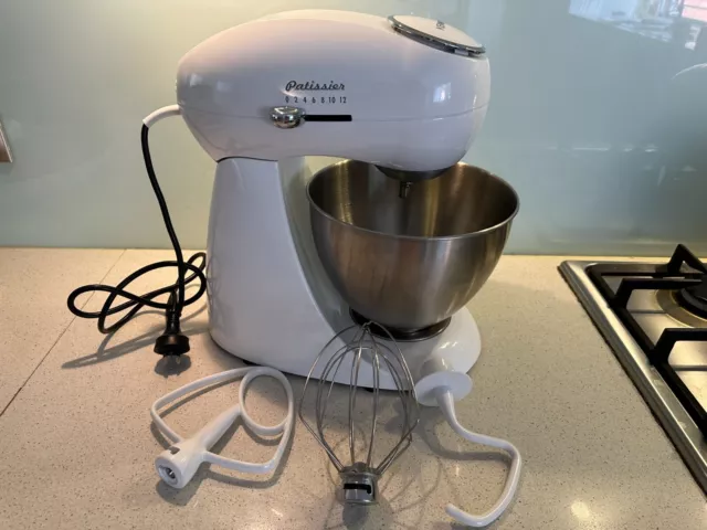 Kenwood Chef Stand Mixer in White (Perfect Condition Like New)