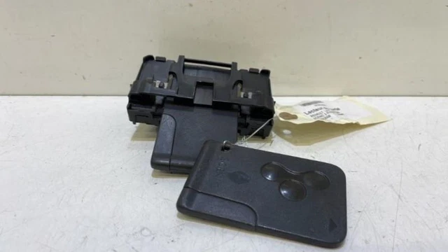 Pare-chocs Neiman AVANT Pour RENAULT SCENIC 2 PHASE 2 1.9 DCI - Occasion - Bon état