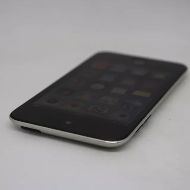 Apple iPod Touch 4th Generation 8GB schwarz / TOP / MP4-Player / bluetooth 3