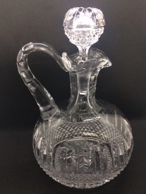 Carafe Ancienne En Cristal Saint-Louis, Décor Gravé à L'acide Rocaille Et Fleurs, Hauteur 32 Cm - Fabriquée En France
