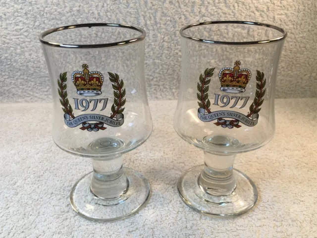 Queen Elizabeth II Commemorative Glasses Silver Jubilee 1977 Pair of  13cm Tall