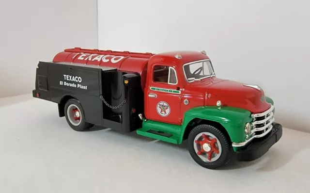 First Gear 1/34 Scale 1955 Dimond T Fuel Tanker TEXACO El Dorado Plant